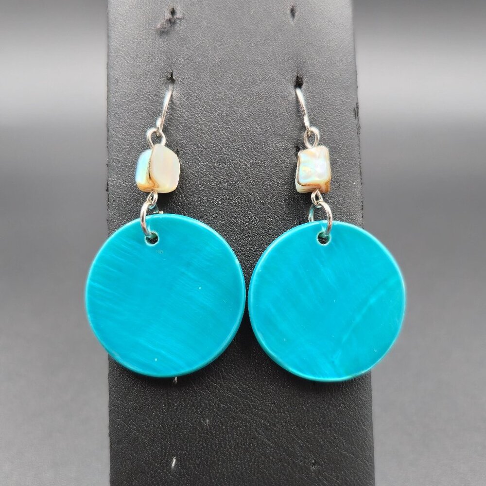 Silver Plated Circle Blue Shell Dangle Earrings A6318